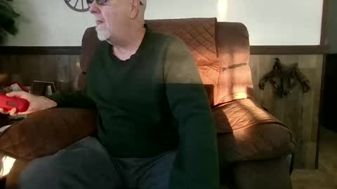 dave571960 online show from April 23, 10:31 am