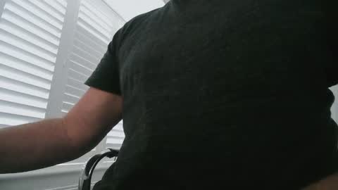 davesu12345 online show from April 13, 6:36 am