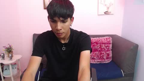Snapshot of david_925_ chatting on September 23, 4:23 am David online show from September 23, 4:23 am