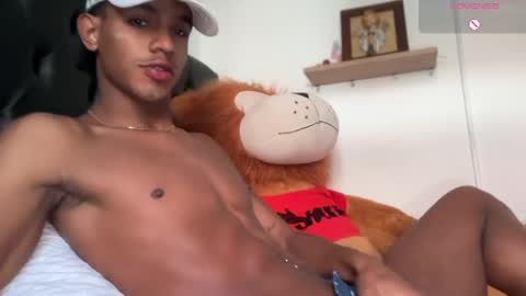 david_hot44 online show from May 22, 1:05 pm