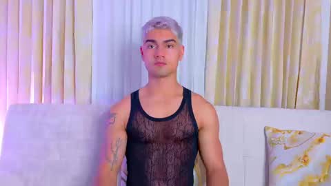 Snapshot of davidaponte017 chatting on October 9, 11:31 pm davidaponte online show from October 9, 11:31 pm