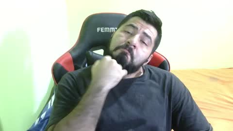 Snapshot of daviddelz chatting on March 2, 6:24 pm David online show from March 2, 6:24 pm