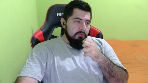 Snapshot of daviddelz chatting on January 2, 3:37 am David online show from January 2, 3:37 am