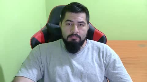 Snapshot of daviddelz chatting on March 5, 5:07 am David online show from March 5, 5:07 am