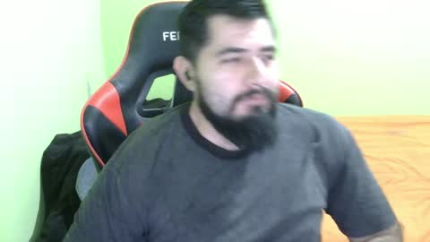 Snapshot of daviddelz chatting on December 26, 5:58 am David online show from December 26, 5:58 am