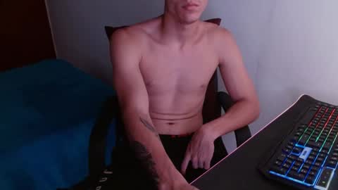 davidsalazar33 online show from January 3, 11:44 pm