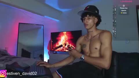 Snapshot of davidxxx02 chatting on September 18, 3:41 am Estiven online show from September 18, 3:41 am