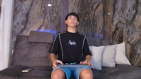 David online show from March 16, 8:13 pm