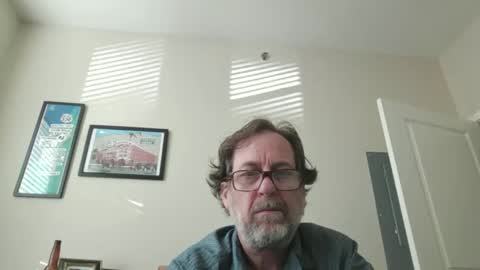 playing near open window online show from January 14, 10:57 pm