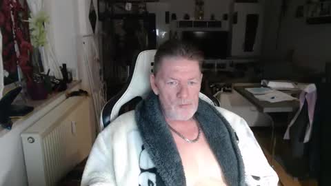 deinprinz2312 online show from February 28, 4:44 am