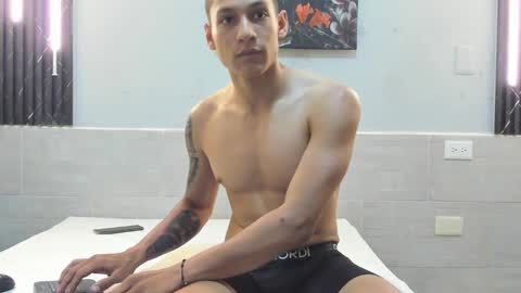 dennis_craig online show from January 9, 3:36 am