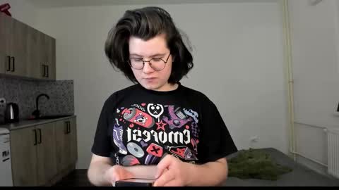 Derek online show from February 6, 4:59 pm