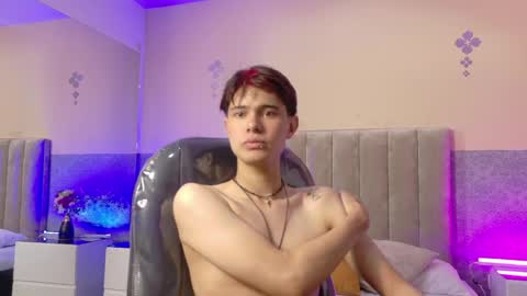 derek_sinn online show from March 30, 7:59 pm