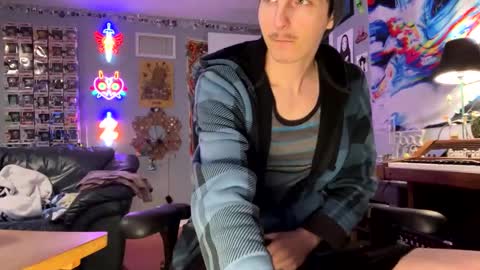 derekdings online show from October 14, 11:17 am