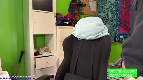 Derrick Hose online show from January 12, 4:31 am