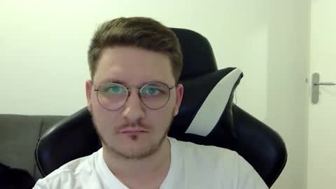 dervechi online show from November 28, 7:49 pm