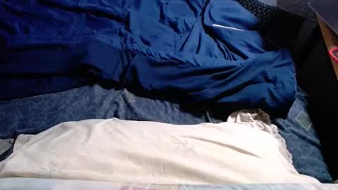 Snapshot of desertd0ng chatting on October 12, 11:37 am desertd0ng online show from October 12, 11:37 am