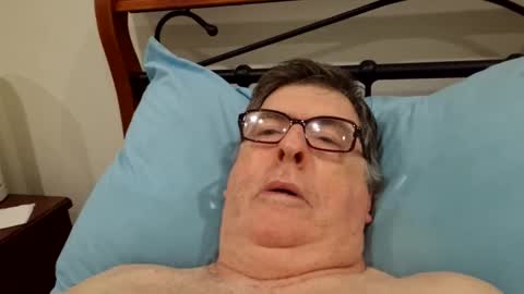 Desmon1958 online show from April 13, 9:04 pm