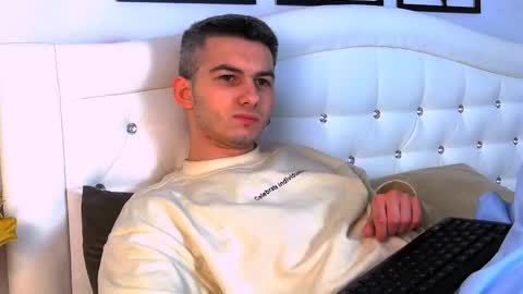 devin_ho online show from February 14, 10:26 pm