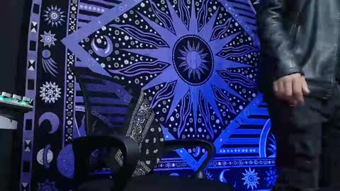 DICAPRIO online show from February 12, 6:40 pm