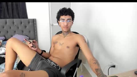 dick_master17 online show from November 15, 2:46 am