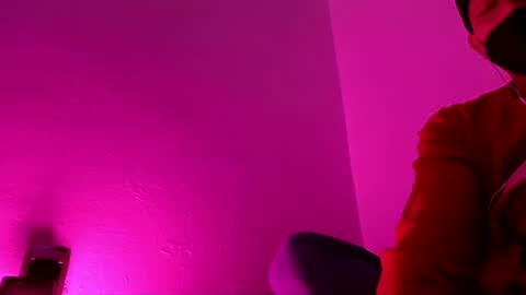 dickyjackenzi online show from December 13, 9:54 pm