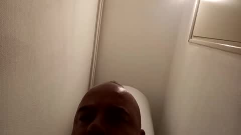 didishow01 online show from November 10, 5:56 am