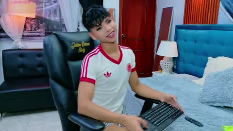  DILAN online show from May 30, 7:14 pm