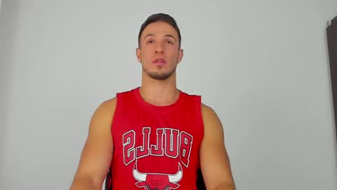 dimitricaruso online show from February 10, 11:55 pm