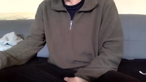 Snapshot of dinnerout1111 chatting on March 1, 8:25 am dinnerout1111 online show from March 1, 8:25 am