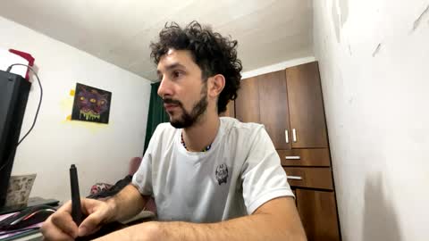 Snapshot of dioni_soe chatting on January 13, 12:51 am Henry online show from January 13, 12:51 am