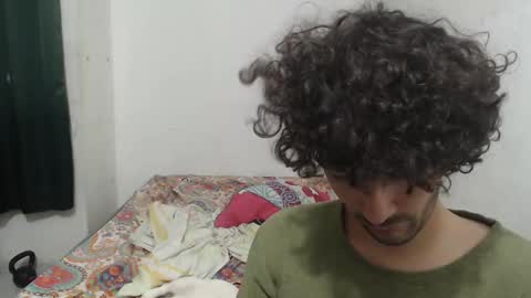 Snapshot of dioni_soe chatting on October 4, 11:09 pm Henry online show from October 4, 11:09 pm