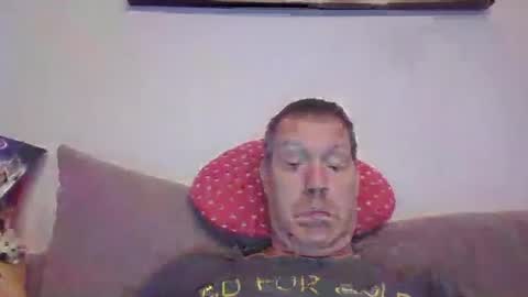 Snapshot of disney0988 chatting on December 17, 6:45 am disney0988 online show from December 17, 6:45 am