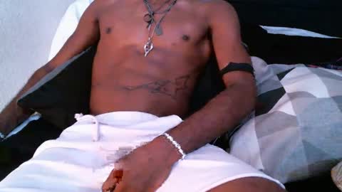 Snapshot of dknightbatmanx chatting on December 9, 10:54 am DKnight504 online show from December 9, 10:54 am