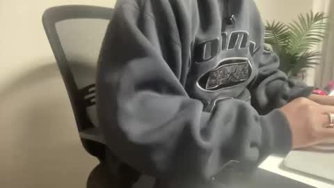 Dolo online show from December 4, 5:42 pm