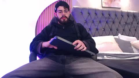 domboy  online show from May 24, 8:26 pm