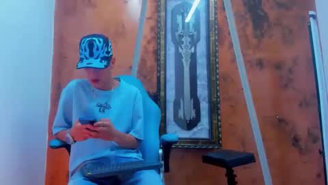 dominic_bigcock19_ online show from December 22, 6:43 am