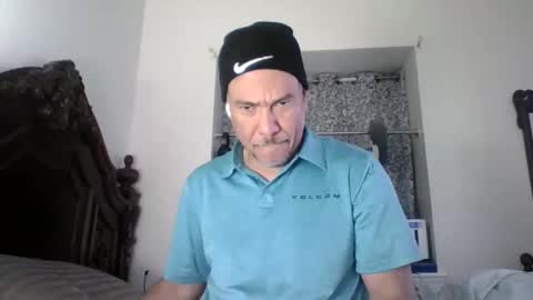 luis online show from April 8, 12:44 am