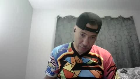 luis online show from December 31, 6:05 am