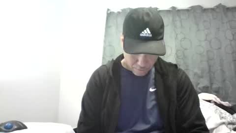 luis online show from February 11, 8:42 pm