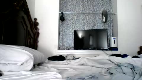 luis online show from July 9, 2:16 am