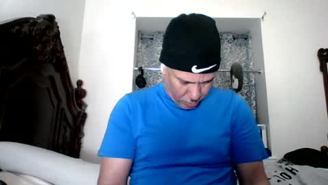 luis online show from July 19, 4:18 am