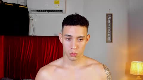 dominyck_ online show from May 8, 7:53 am
