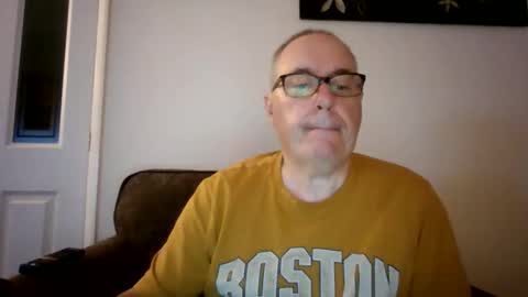 Snapshot of domjolly08 chatting on October 7, 8:57 pm David uk online show from October 7, 8:57 pm