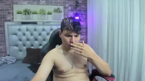 dondanys online show from October 20, 8:02 pm