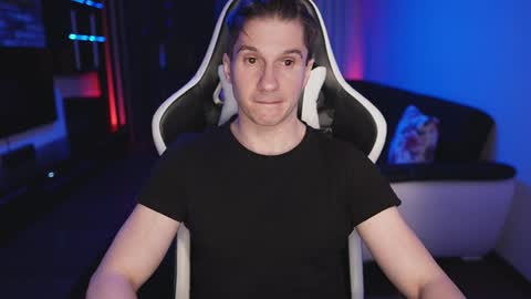 Dorian Reyes online show from May 23, 12:38 am