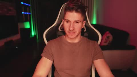 Dorian Reyes online show from October 31, 11:19 pm