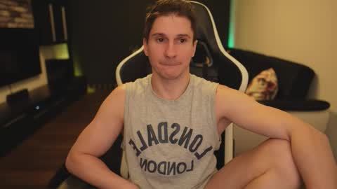 Dorian Reyes online show from February 3, 12:08 am