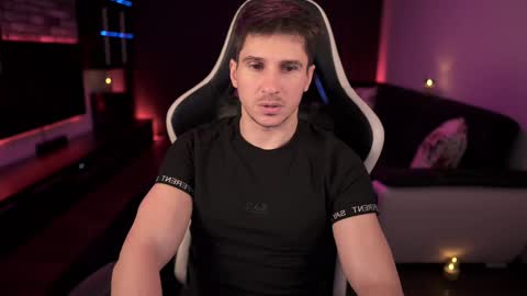 Dorian Reyes online show from January 24, 12:31 am