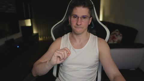 Dorian Reyes online show from April 21, 12:46 am